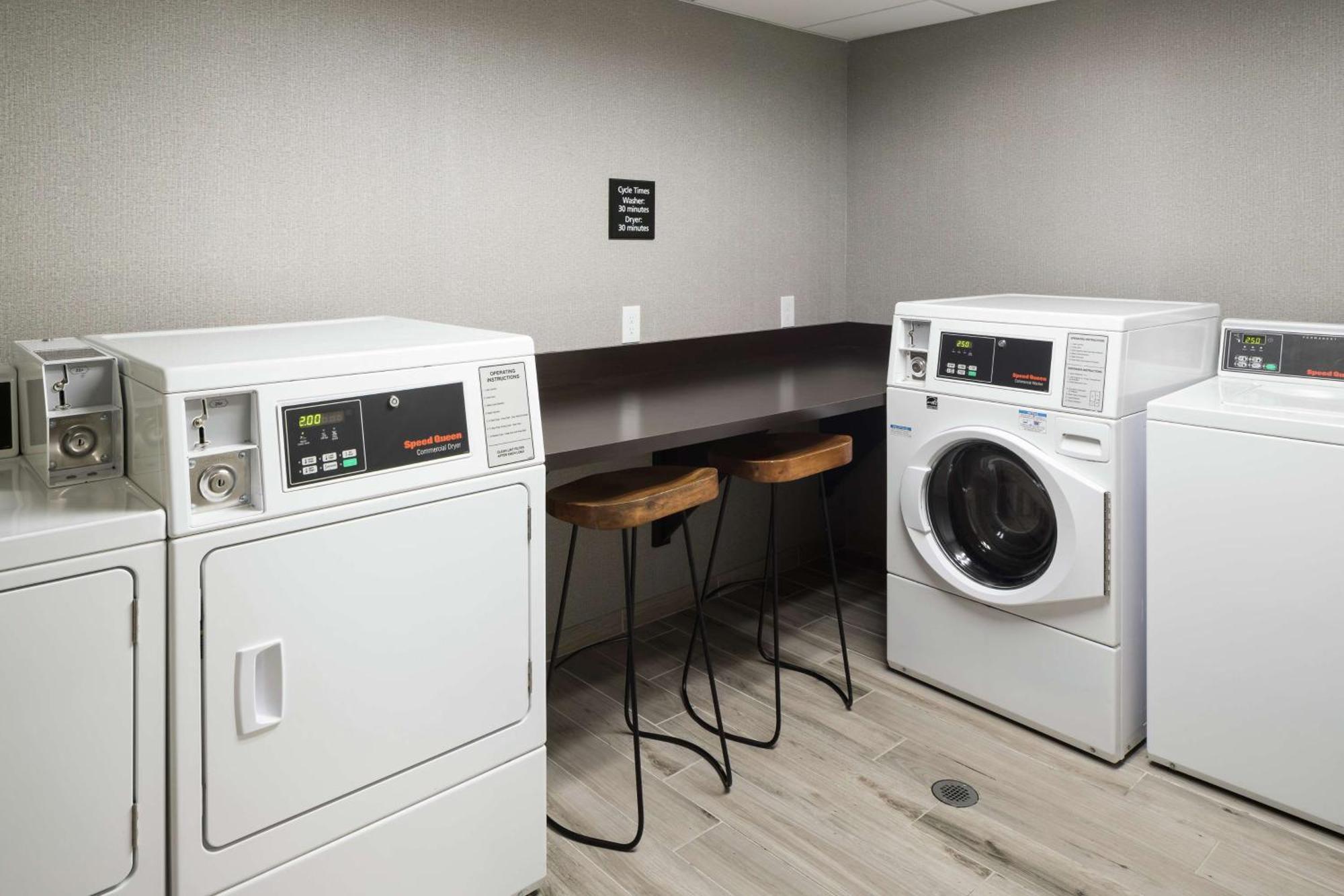 Hampton Inn Los Angeles Санта-Кларита Экстерьер фото