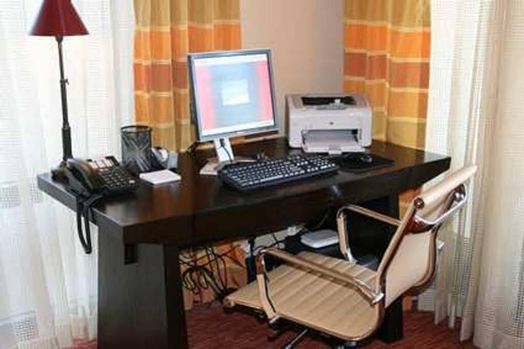 Hampton Inn Los Angeles Санта-Кларита Экстерьер фото