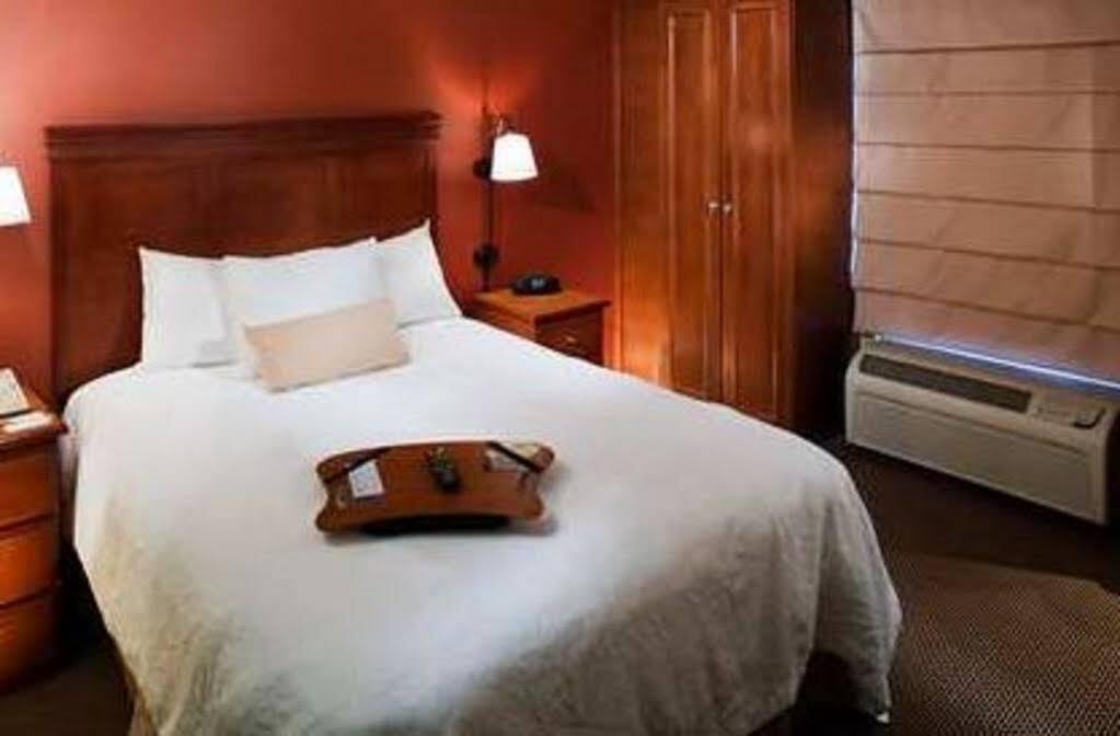 Hampton Inn Los Angeles Санта-Кларита Экстерьер фото